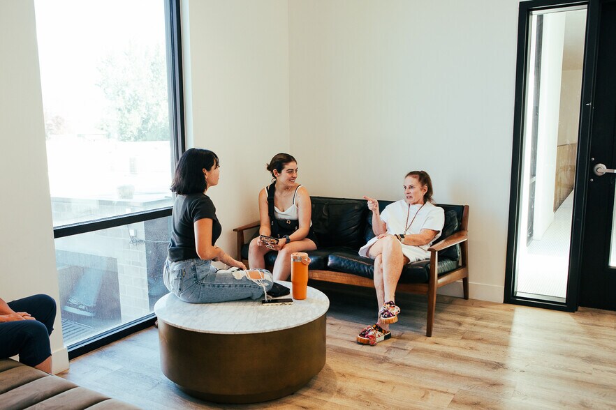 155 E 900 S, Salt Lake City, UT à louer - Photo du bâtiment - Image 3 de 4