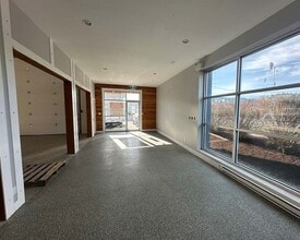 5301 Chaster Rd, Duncan, BC for lease Lobby- Image 1 of 1