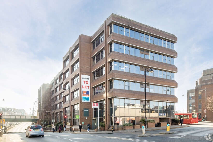 Railway Approach, Wallington for lease - Building Photo - Image 2 of 4