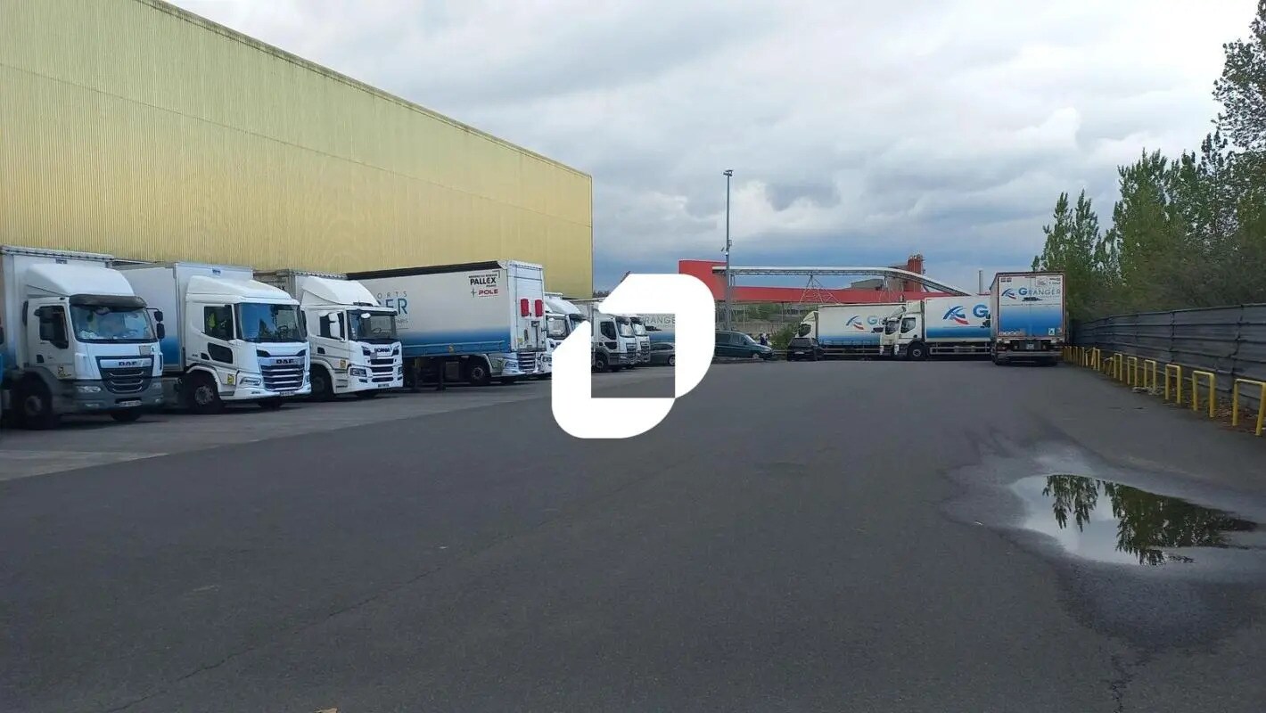 Office in Gennevilliers for lease Building Photo- Image 1 of 8