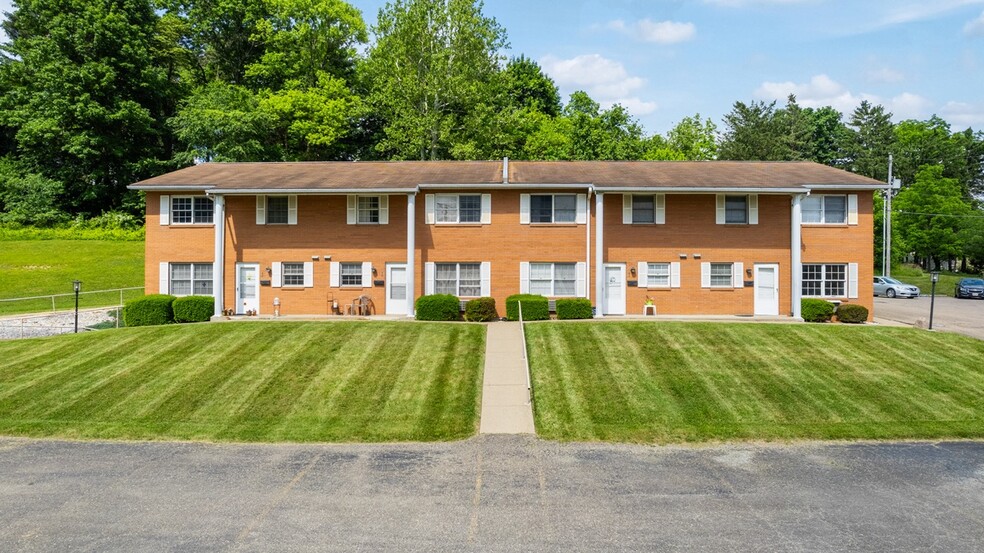 175 Friendship Dr, New Concord, OH à vendre - Photo principale - Image 1 de 1