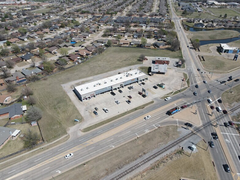 Vandanment & Ranchwood, Yukon, OK à vendre - Photo du bâtiment - Image 3 de 6