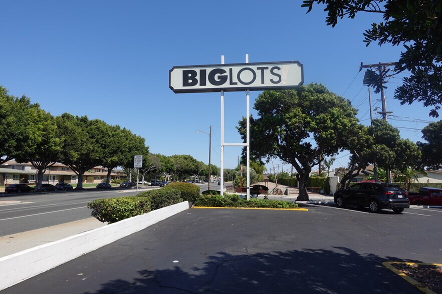 2900 W Rosecrans Ave, Gardena, CA à louer - Photo du bâtiment - Image 2 de 4