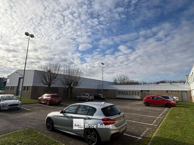 Flex in Miribel for sale - Building Photo - Image 2 of 7