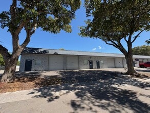 2696 NW 31st Ave, Lauderdale Lakes, FL for lease Building Photo- Image 1 of 2