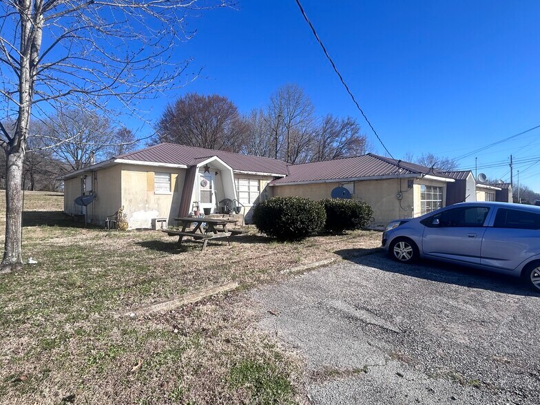 447 W Main St, Bradford, TN à vendre - Photo du bâtiment - Image 2 de 19