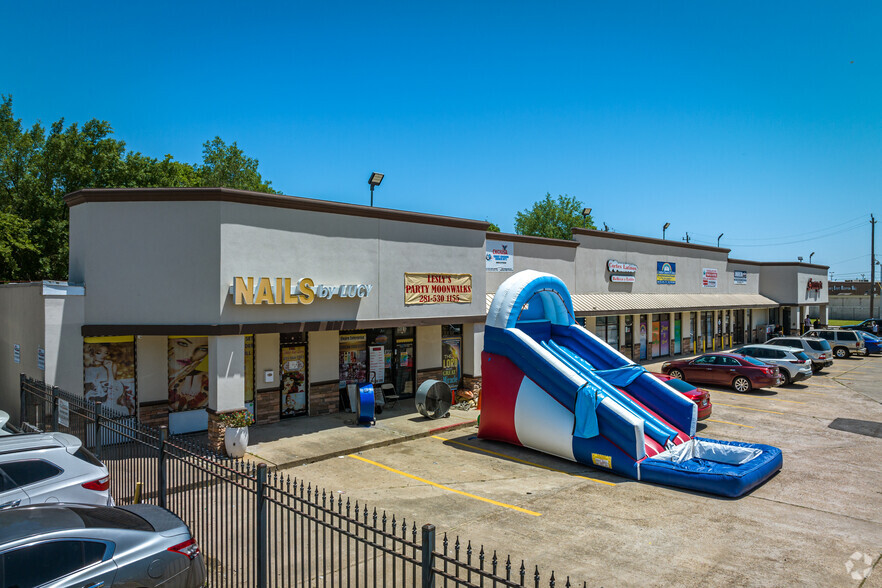 9051 S Dairy Ashford Rd, Houston, TX à vendre - Photo du bâtiment - Image 1 de 1