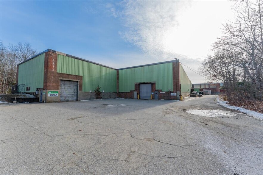 30 Harris St, Putnam, CT à vendre - Photo du bâtiment - Image 3 de 27