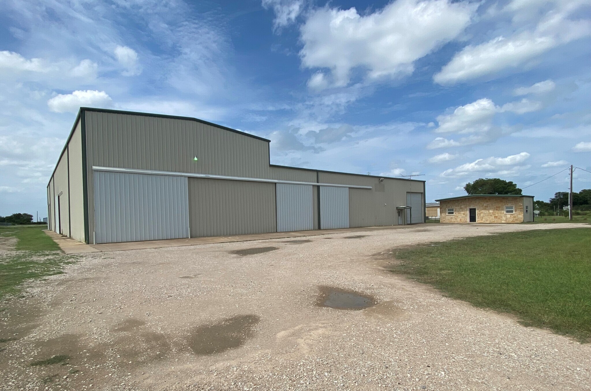 2591 Malloy Bridge Rd, Ferris, TX à louer Photo principale- Image 1 de 14