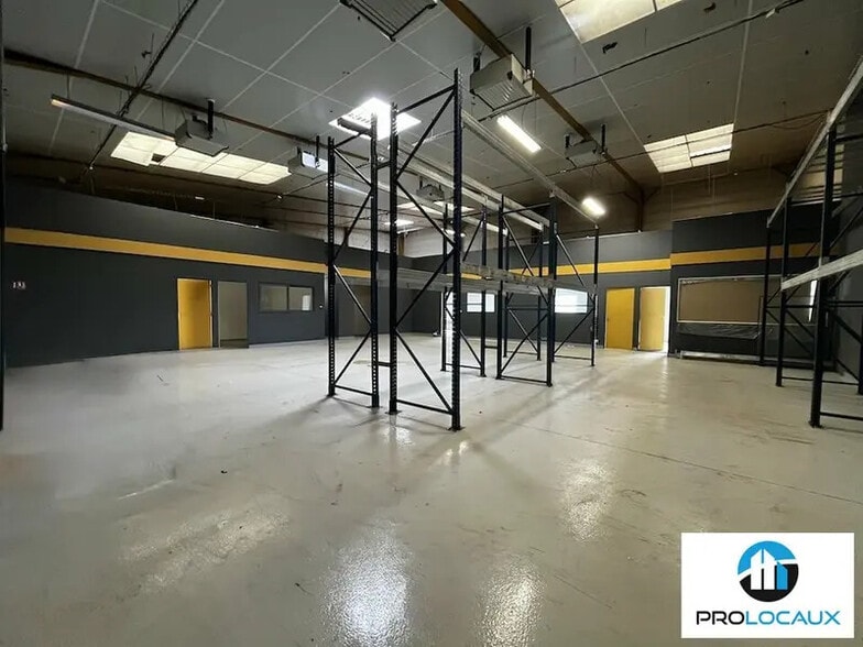 Flex in Saint-Maximin for lease - Interior Photo - Image 2 of 10