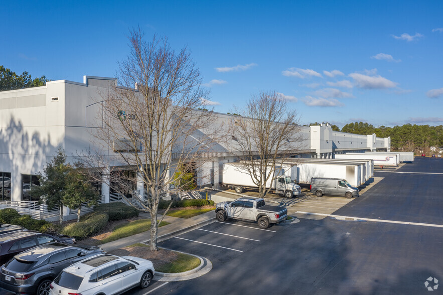 300 Best Friend Ct, Norcross, GA for lease - Building Photo - Image 1 of 5