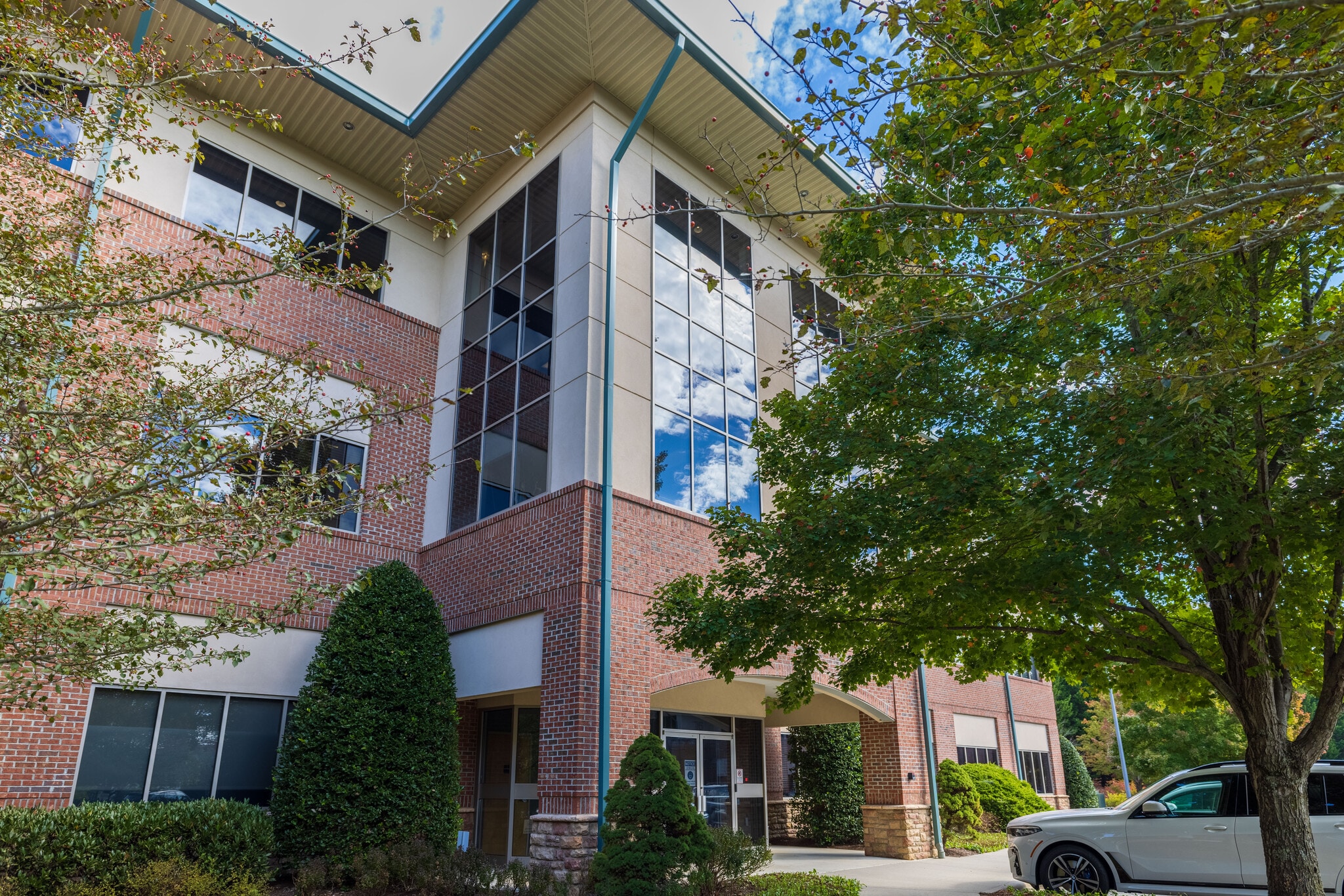 76 Peachtree Rd, Asheville, NC for lease Building Photo- Image 1 of 25