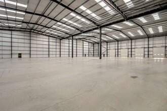 Tower Rd, Stone for lease Interior Photo- Image 2 of 8