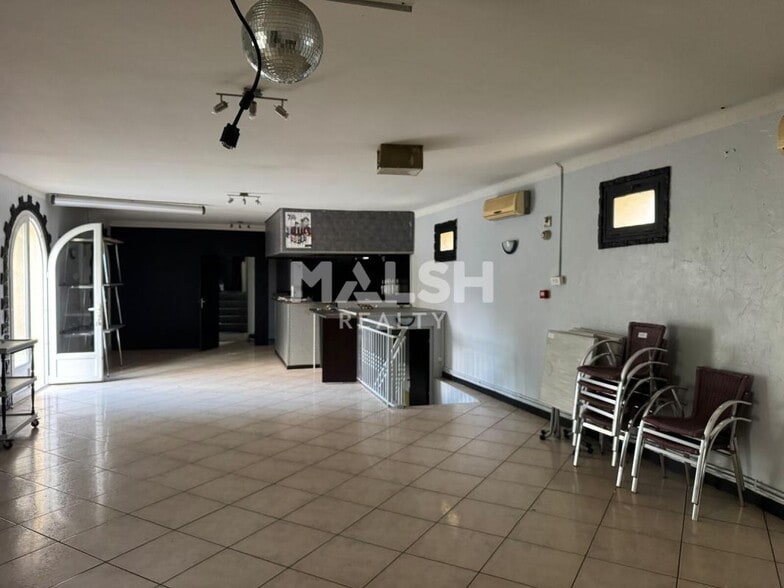 Retail in Villars for sale - Interior Photo - Image 3 of 10