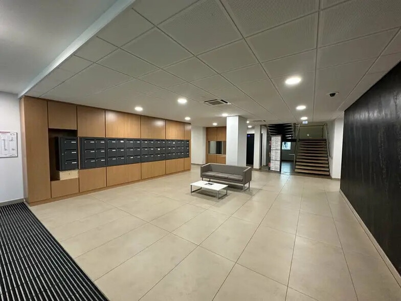 Office in Bischheim for lease - Lobby - Image 1 of 5