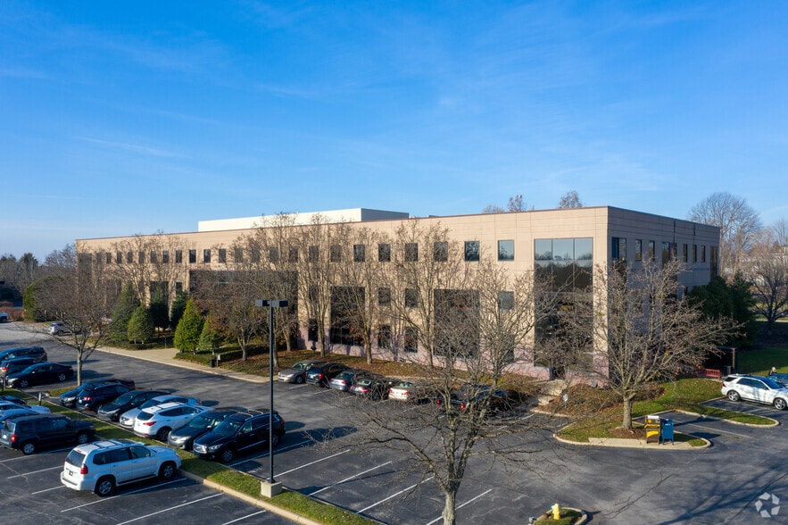 9931 Corporate Campus Dr, Louisville, KY for lease - Primary Photo - Image 2 of 25