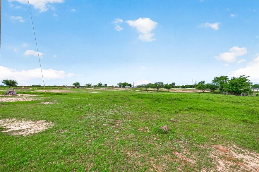 12893 FM 1887 Rd, Hempstead, TX à vendre - Photo du bâtiment - Image 2 de 8
