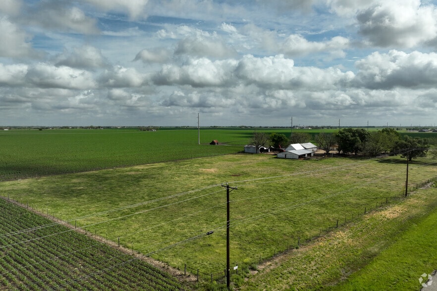 21813 US-79 Hwy, Taylor, TX for lease - Aerial - Image 3 of 4