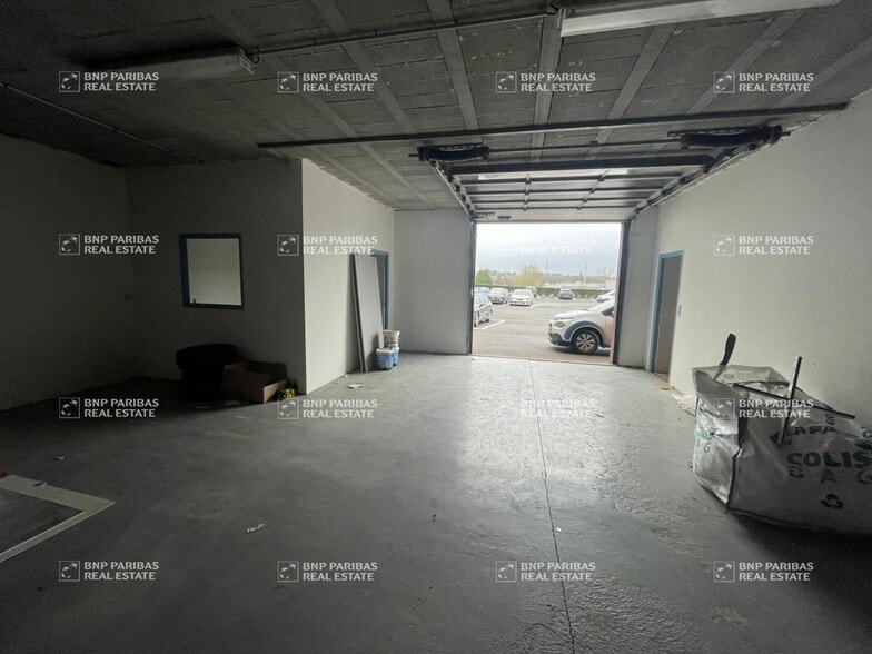 Flex in Cesson-Sévigné for lease - Interior Photo - Image 3 of 8