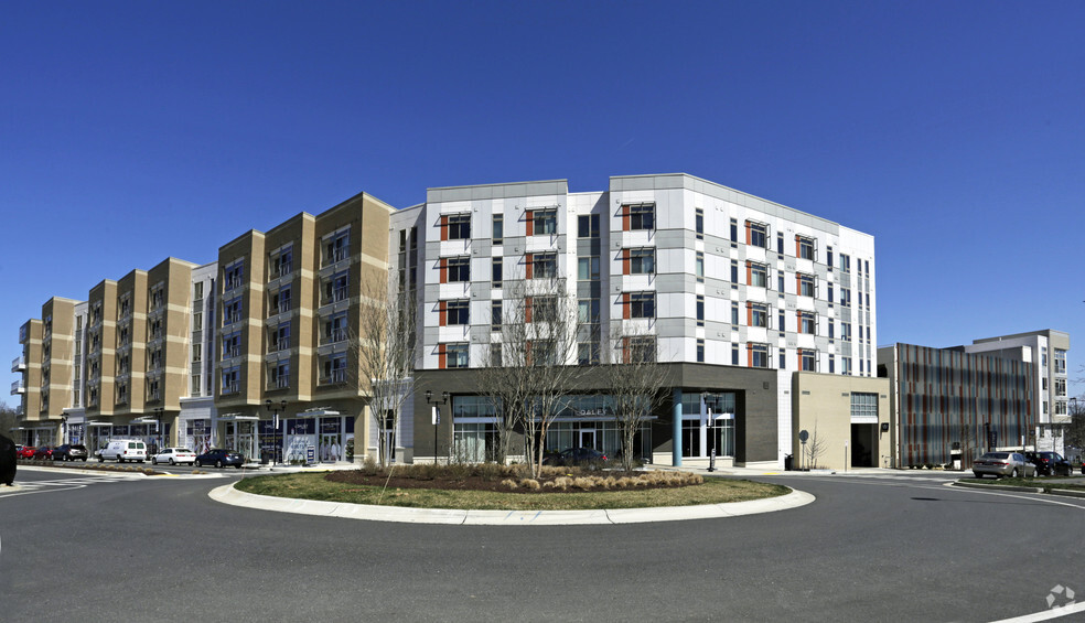 8010 Gramercy Blvd, Rockville, MD for lease - Building Photo - Image 1 of 168