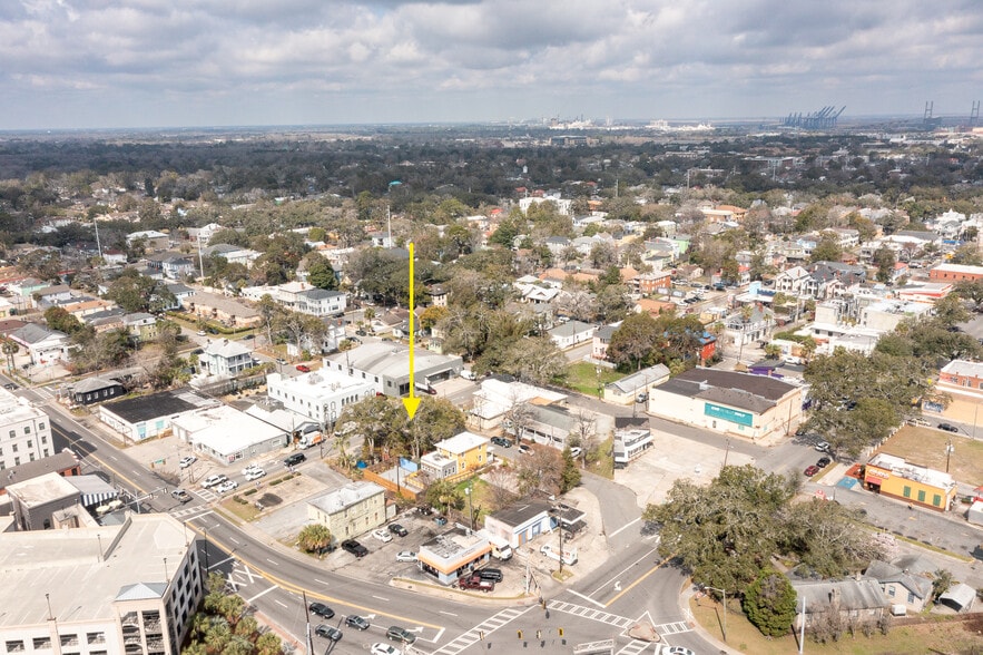 15 W 43rd St, Savannah, GA à louer - Photo du bâtiment - Image 3 de 24