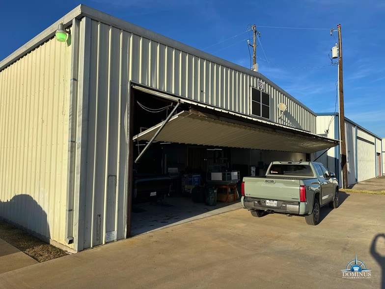 122 Aviator Dr, Fort Worth, TX for sale - Building Photo - Image 3 of 12