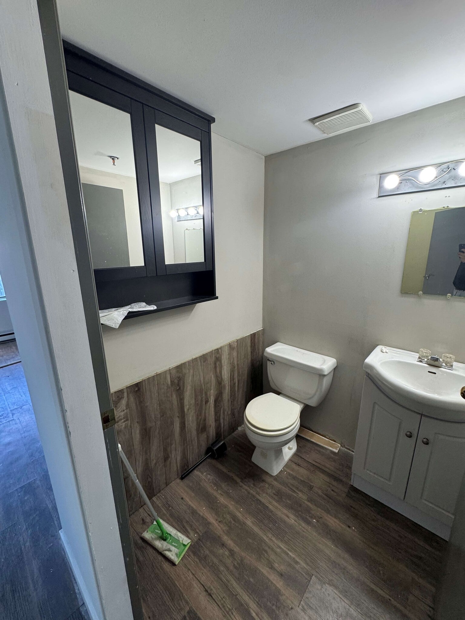 12815 Clarke Pl, Richmond, BC for lease Interior Photo- Image 1 of 6