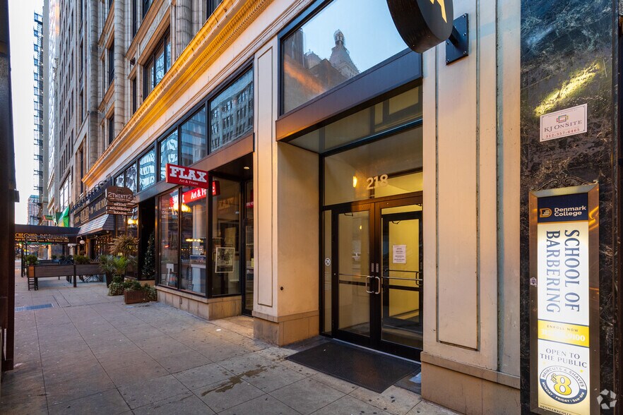 218 S Wabash Ave, Chicago, IL à louer - Photo du bâtiment - Image 3 de 9