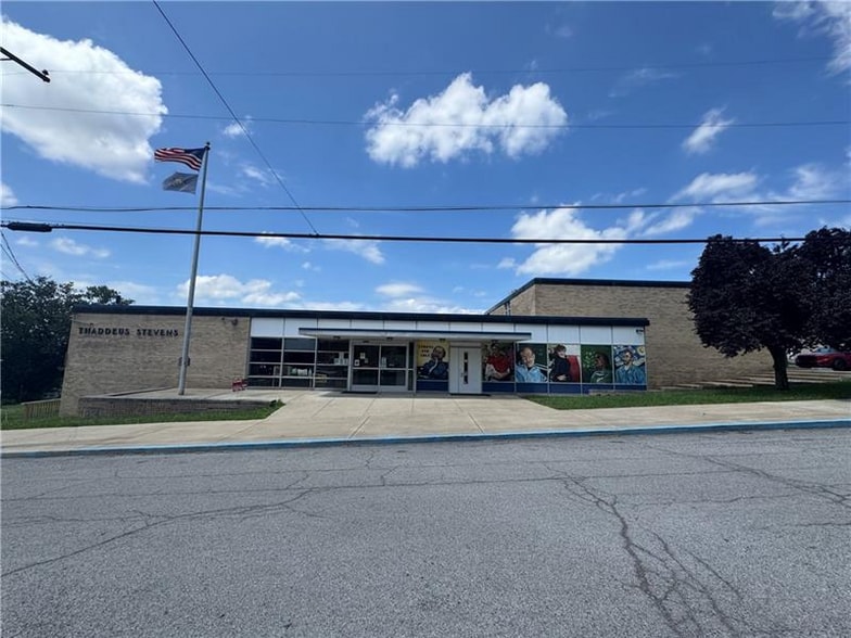 831 Harrison St, New Castle, PA for sale - Primary Photo - Image 1 of 6