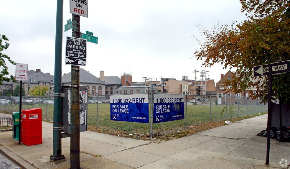 2330 St Paul St, Baltimore, MD à vendre - Photo du bâtiment - Image 2 de 3