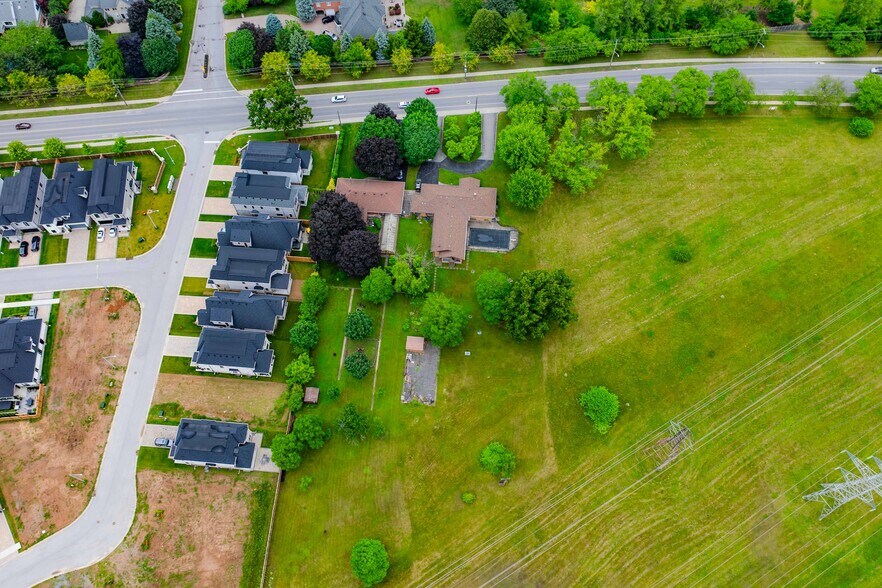 6378 Mountain Rd, Niagara Falls, ON à vendre - Photo du bâtiment - Image 3 de 40