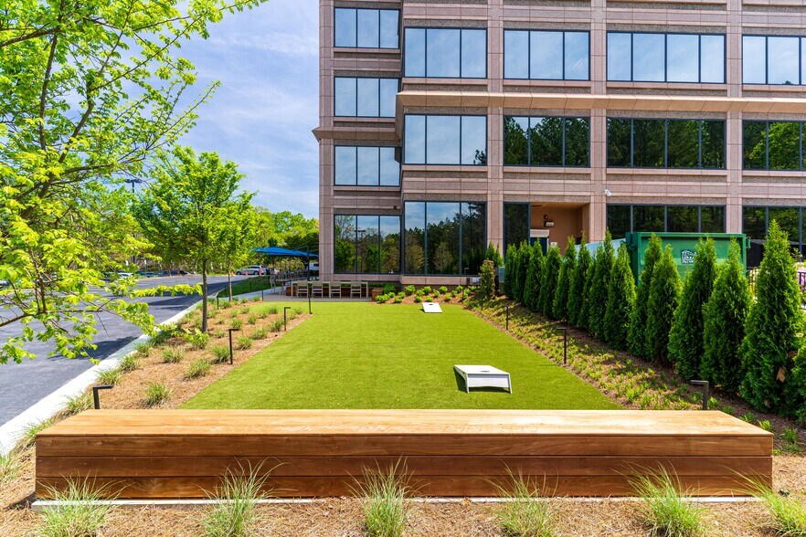 3460 Preston Ridge Rd, Alpharetta, GA à louer - Photo du bâtiment - Image 2 de 13