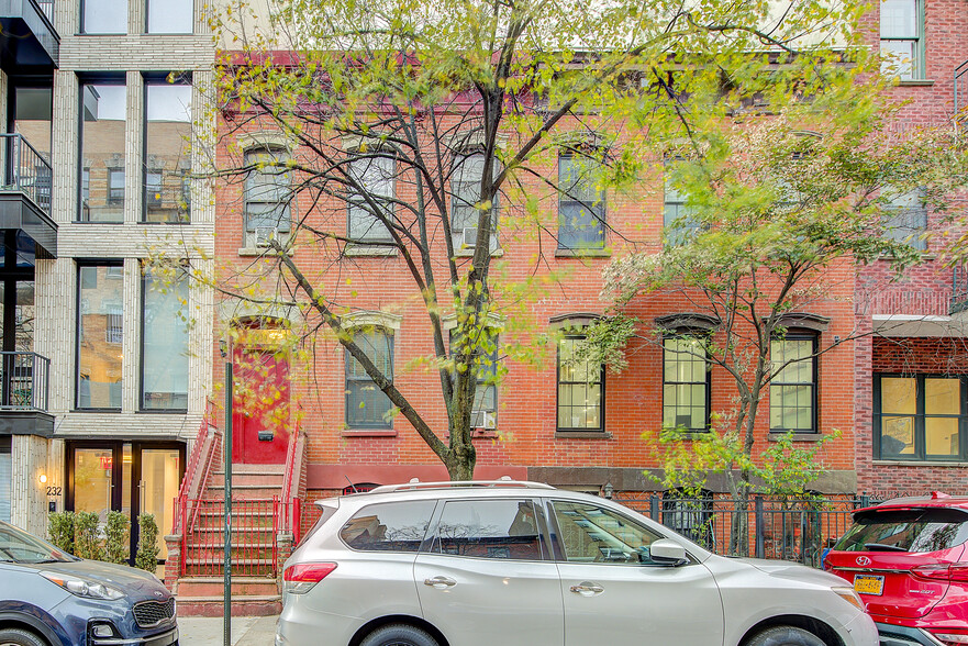 230 S 2nd St, Brooklyn, NY for sale - Primary Photo - Image 1 of 15