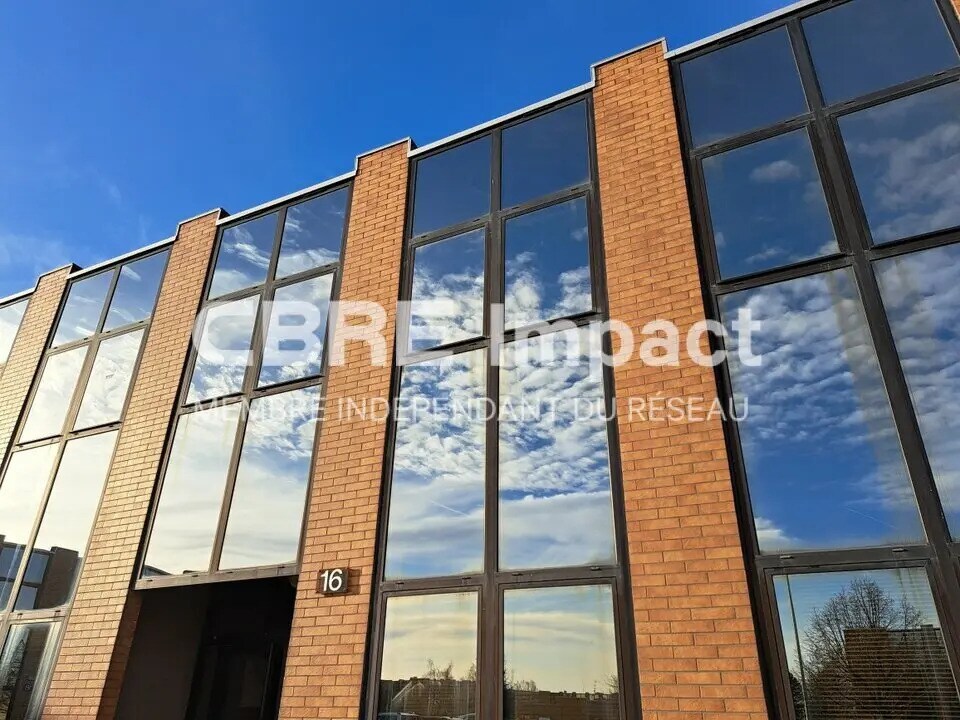 Office in Quetigny for lease Building Photo- Image 1 of 12