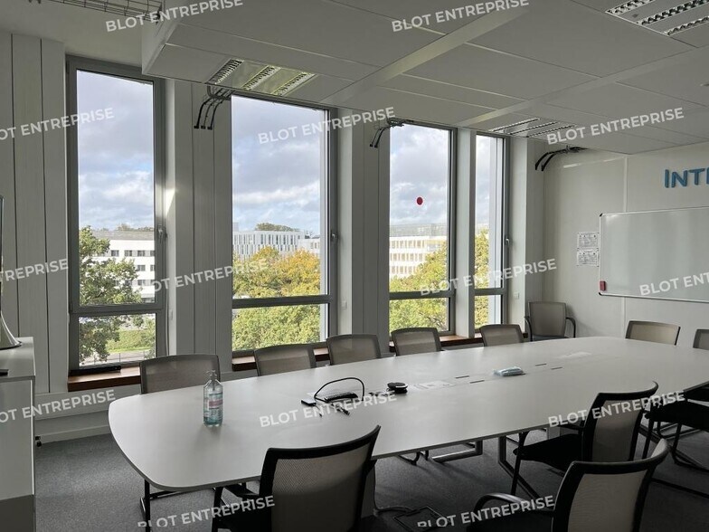 Bureau dans Cesson-Sévigné à louer - Photo du bâtiment - Image 3 de 13