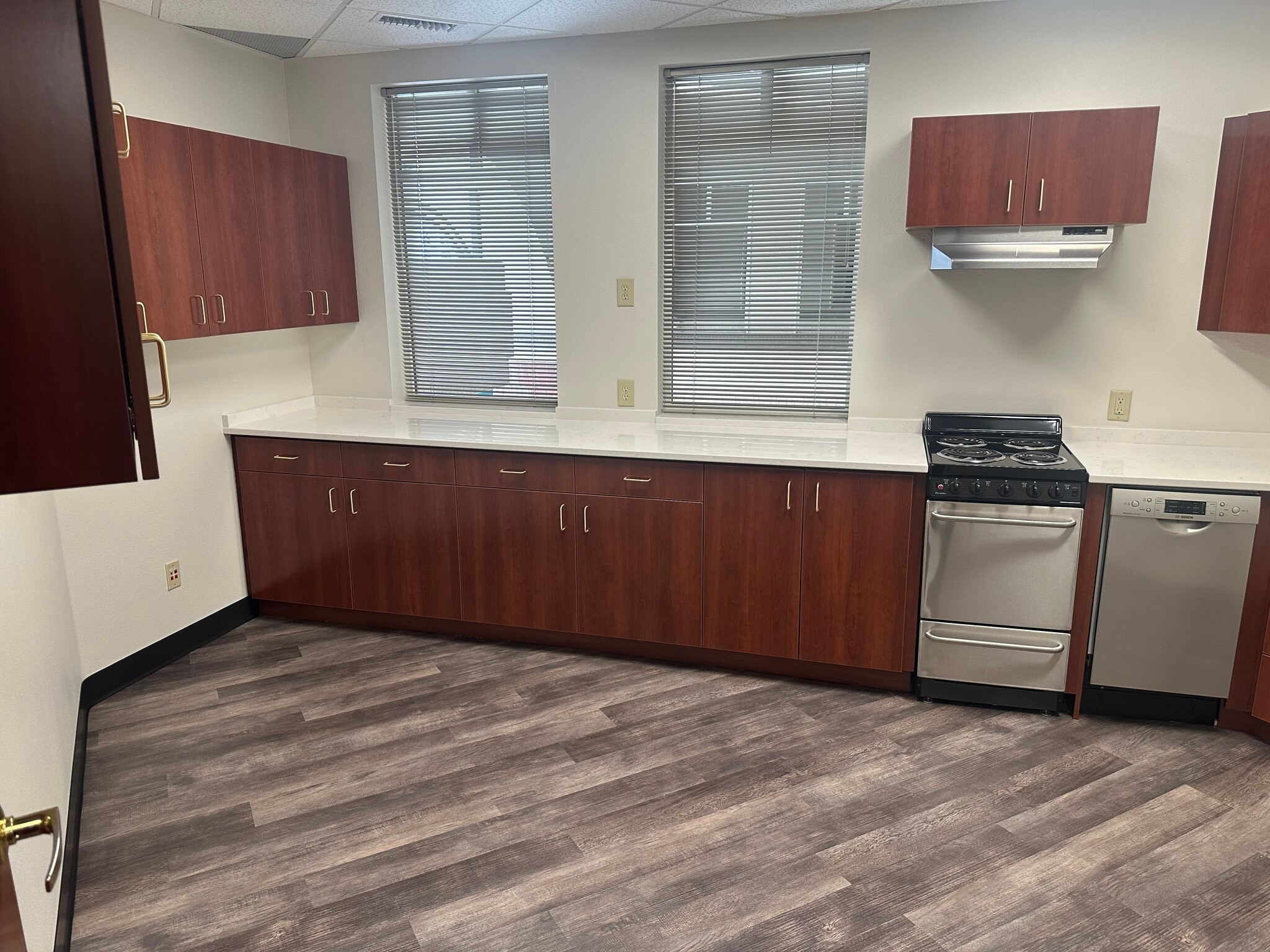 101 W Ironwood Dr, Coeur d'Alene, ID for lease Interior Photo- Image 1 of 12