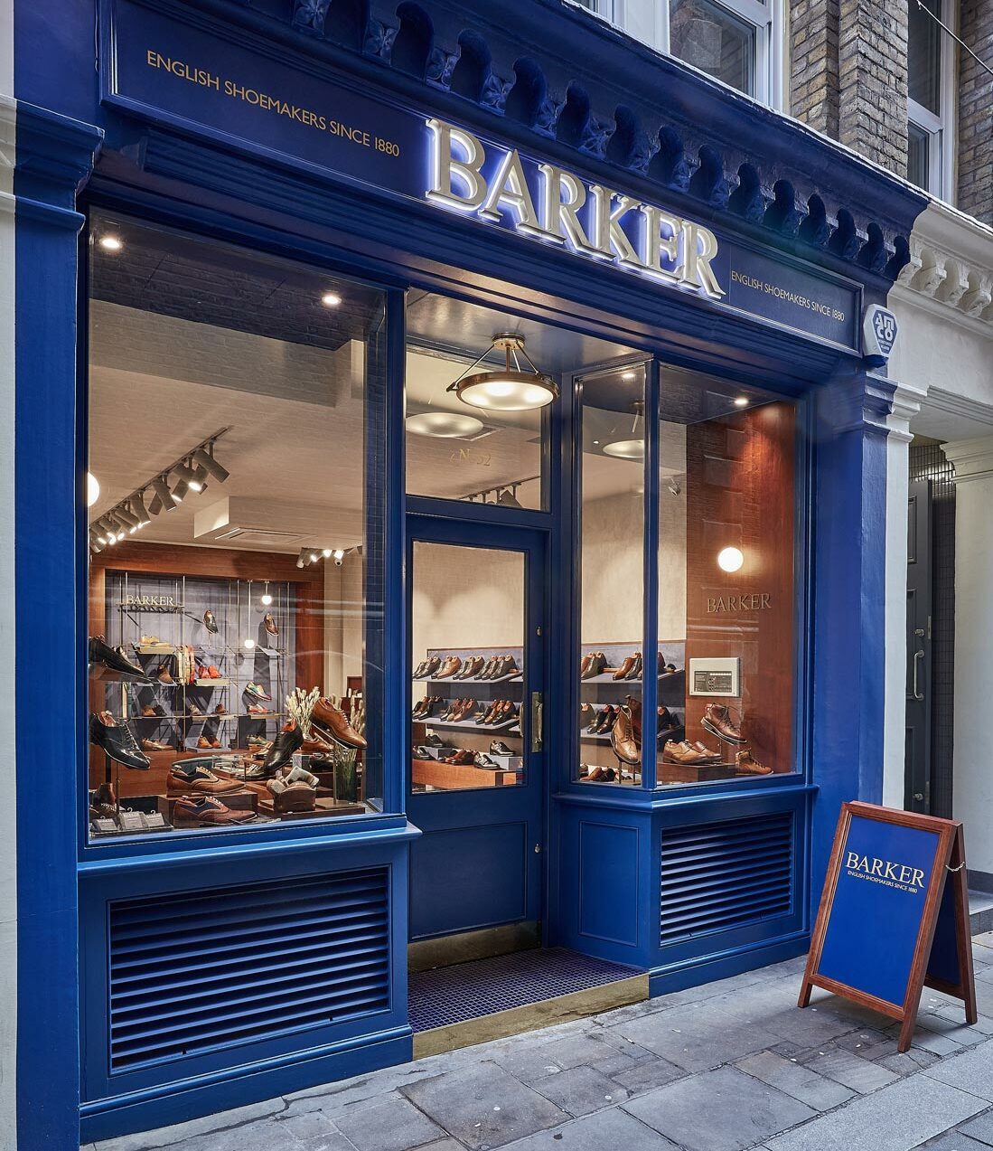 52 Bow Ln, Londres à louer Photo du bâtiment- Image 1 de 4