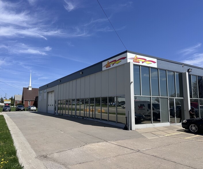 5325 NE 14th St, Des Moines, IA for lease - Building Photo - Image 1 of 12