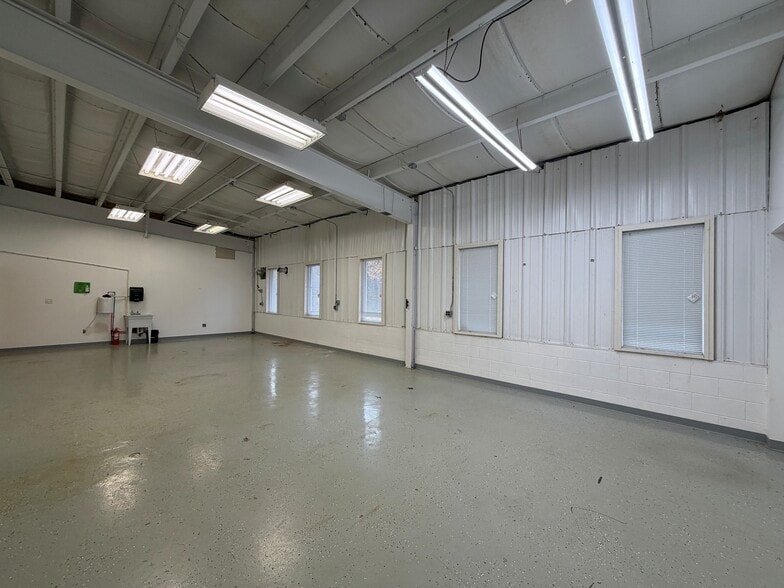 7275 W Joy Rd, Dexter, MI à louer - Photo du bâtiment - Image 3 de 13