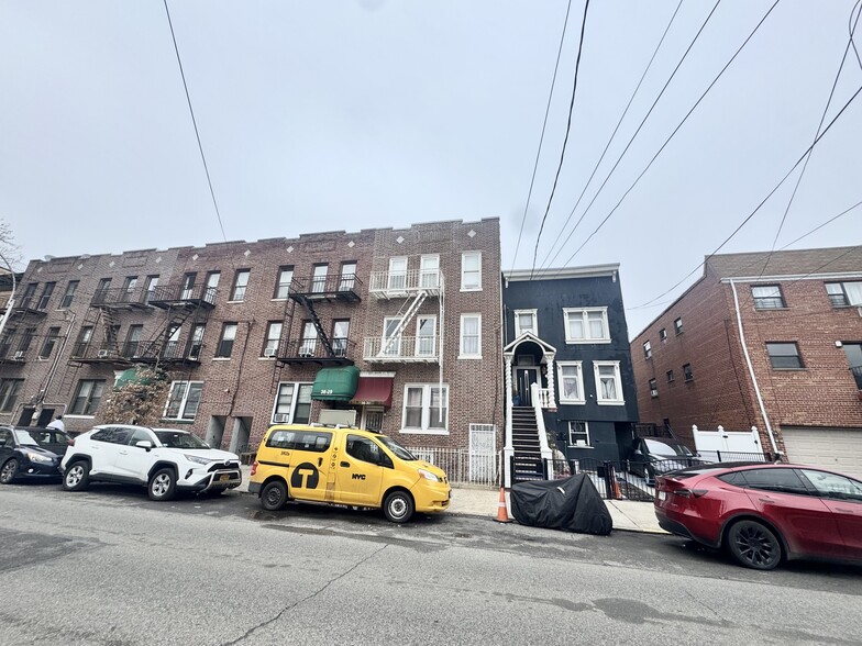 36-31 30th St, Astoria, NY for sale - Building Photo - Image 2 of 17
