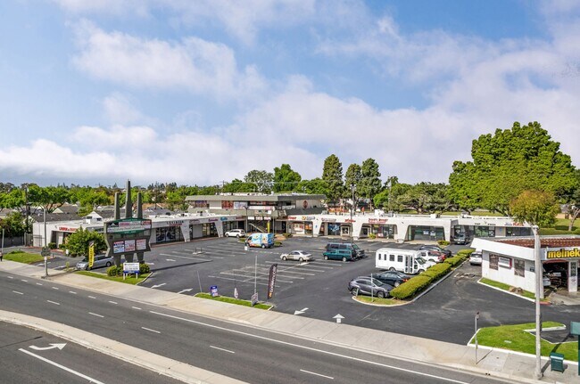 More details for 5237-5263 Paramount Blvd, Lakewood, CA - Retail for Lease