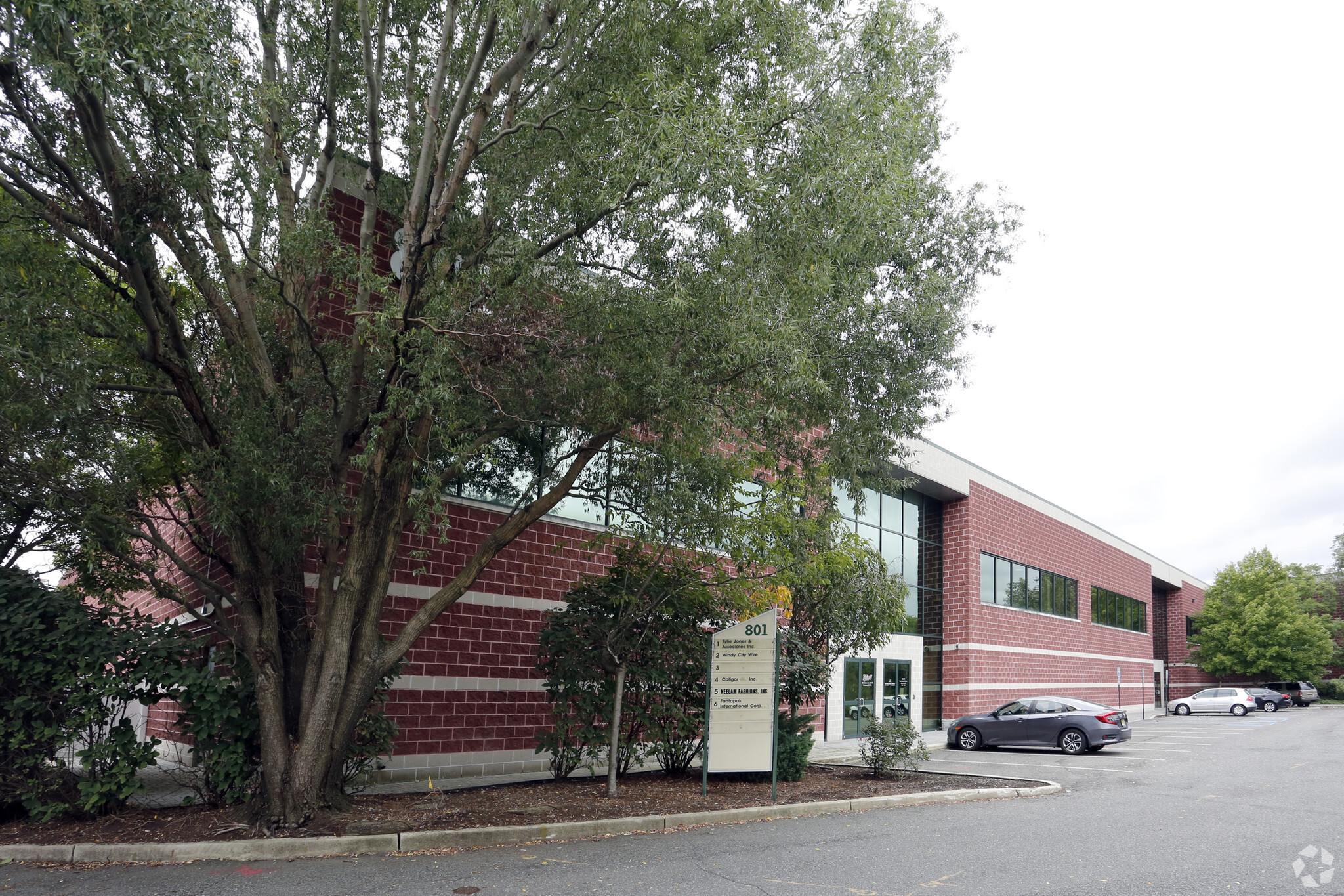 801 Penhorn Ave, Secaucus, NJ for lease Primary Photo- Image 1 of 7