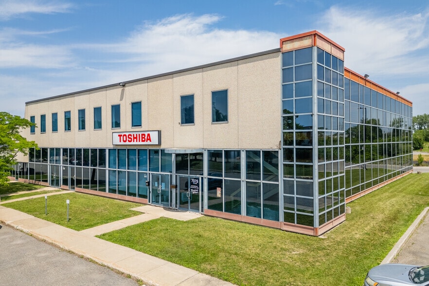 7075 Pl Robert-Joncas, Saint-Laurent, QC for lease - Building Photo - Image 2 of 5