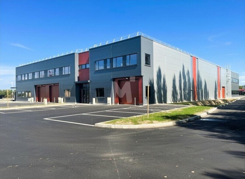 Flex dans Brétigny-sur-Orge à louer - Photo du bâtiment - Image 3 de 10