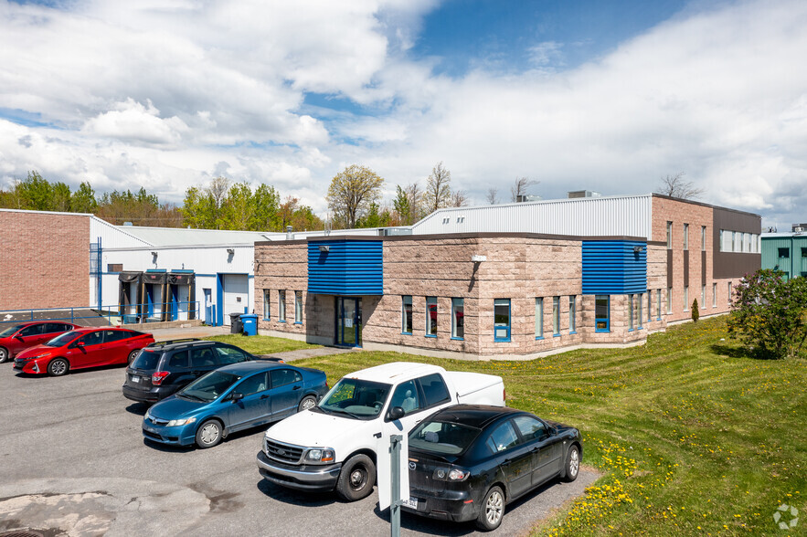 7880 Boul Industriel, Chambly, QC for sale - Primary Photo - Image 1 of 1