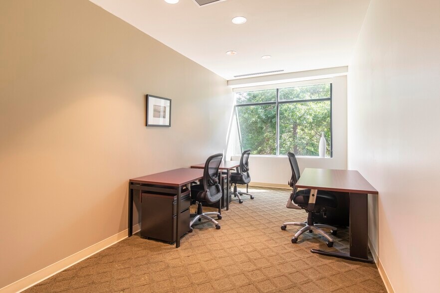 303 Perimeter Ctr N, Atlanta, GA for lease - Interior Photo - Image 2 of 6