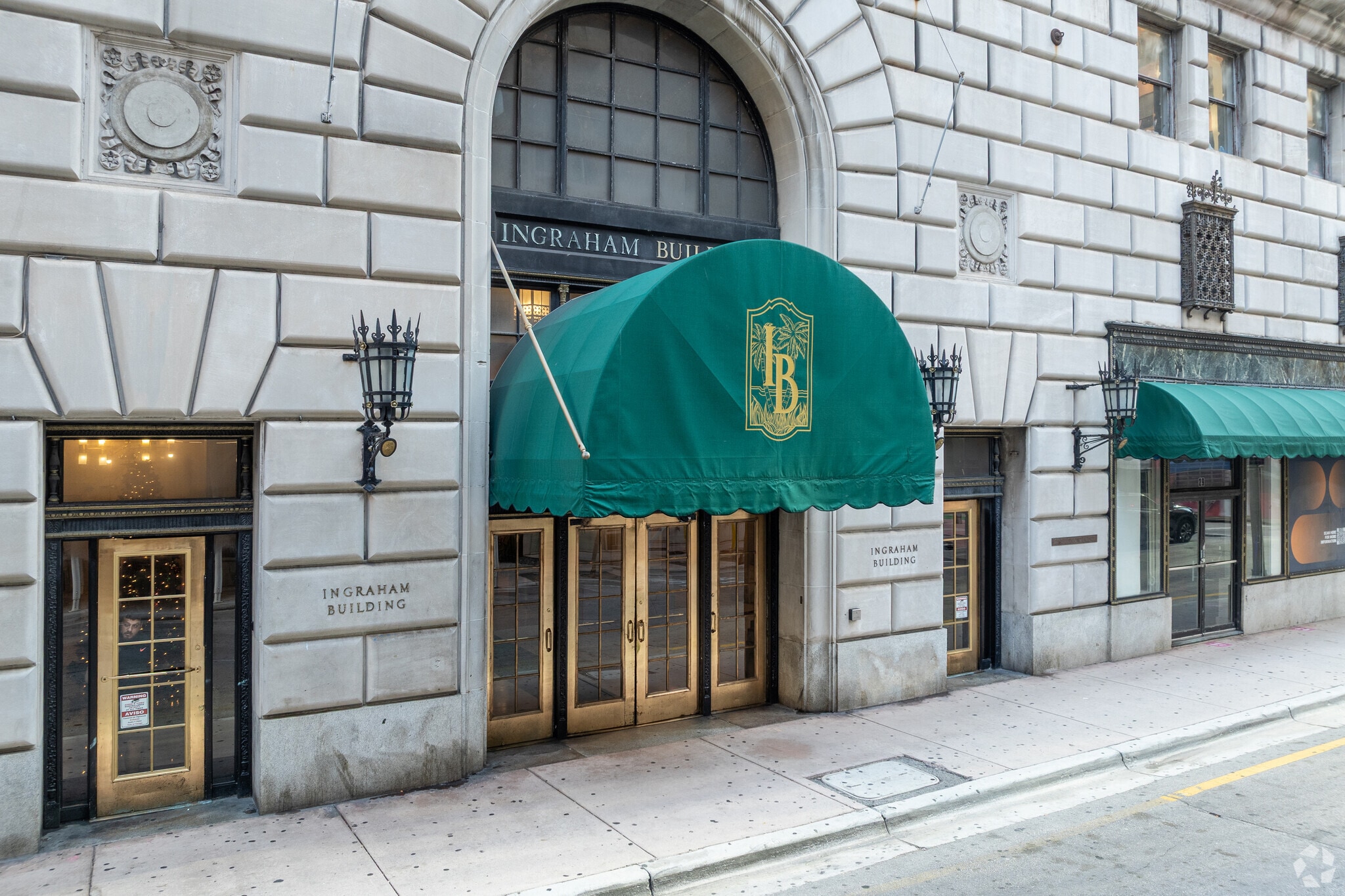 25 SE 2nd Ave, Miami, FL for lease Building Photo- Image 1 of 29