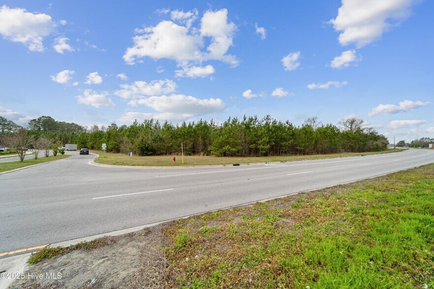 1130 Piney Green rd, Jacksonville, NC à vendre - Photo du bâtiment - Image 2 de 17