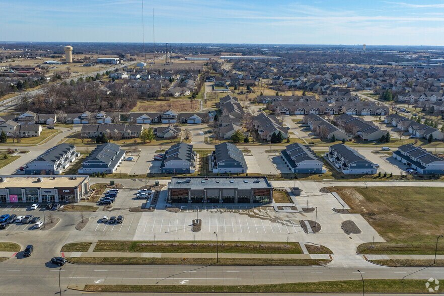 10200 NW 62nd Ave, Johnston, IA à louer - Aérien - Image 2 de 8