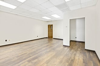5751 Uptain Rd, Chattanooga, TN for lease Interior Photo- Image 1 of 7